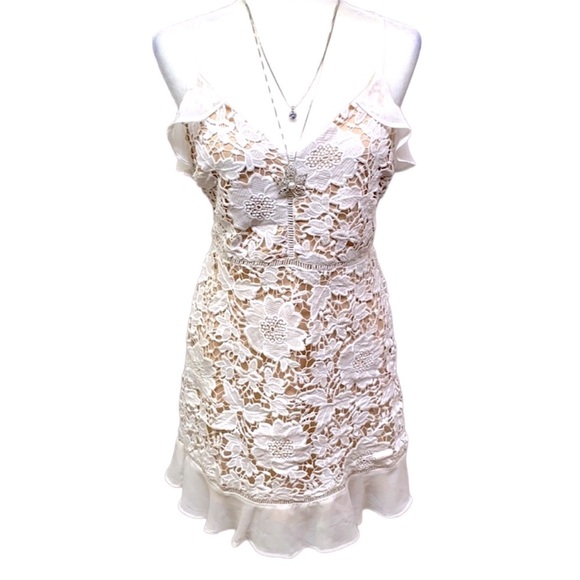 Lush White Floral Lace Over Nude With Flounce Hem - Picture 1 of 6